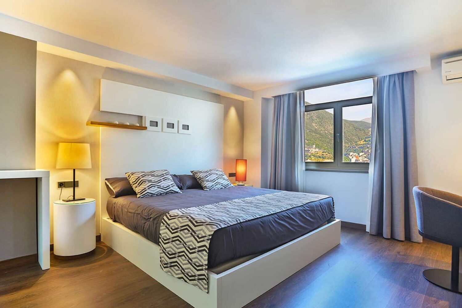 Séjour de 4 jours et 3 nuits à Andorre-la-Vieille en hôtel 4 étoiles avec demi-pension et découverte de la Principauté d’Andorre