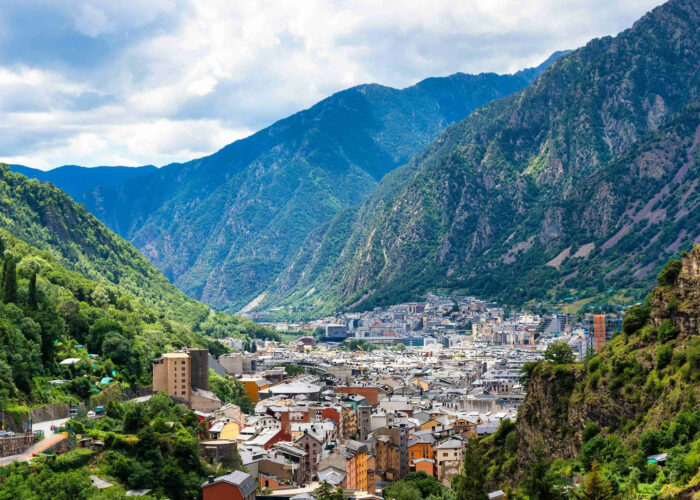 Séjour de 4 jours et 3 nuits à Andorre-la-Vieille en hôtel 4 étoiles avec demi-pension et découverte de la Principauté d’Andorre